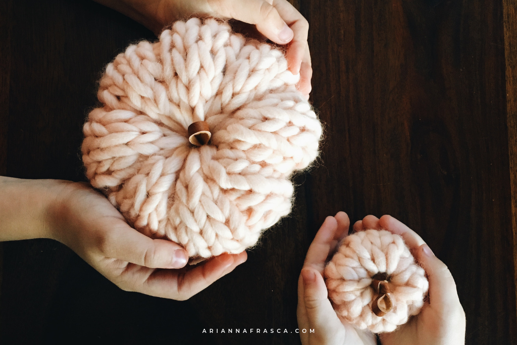 Bulky and quick free pumpkin knitted pattern