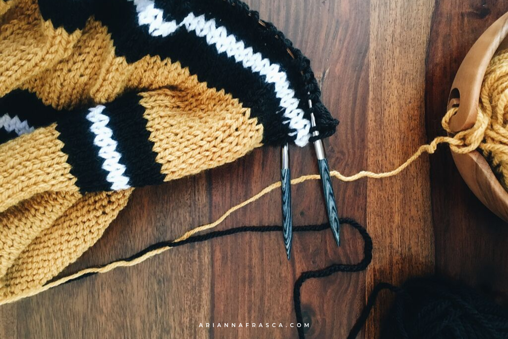 How to easily change yarn color while knitting